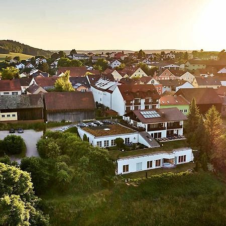 Zedernhof Gesundheits- & Wellnesshotel Stamsried Buitenkant foto