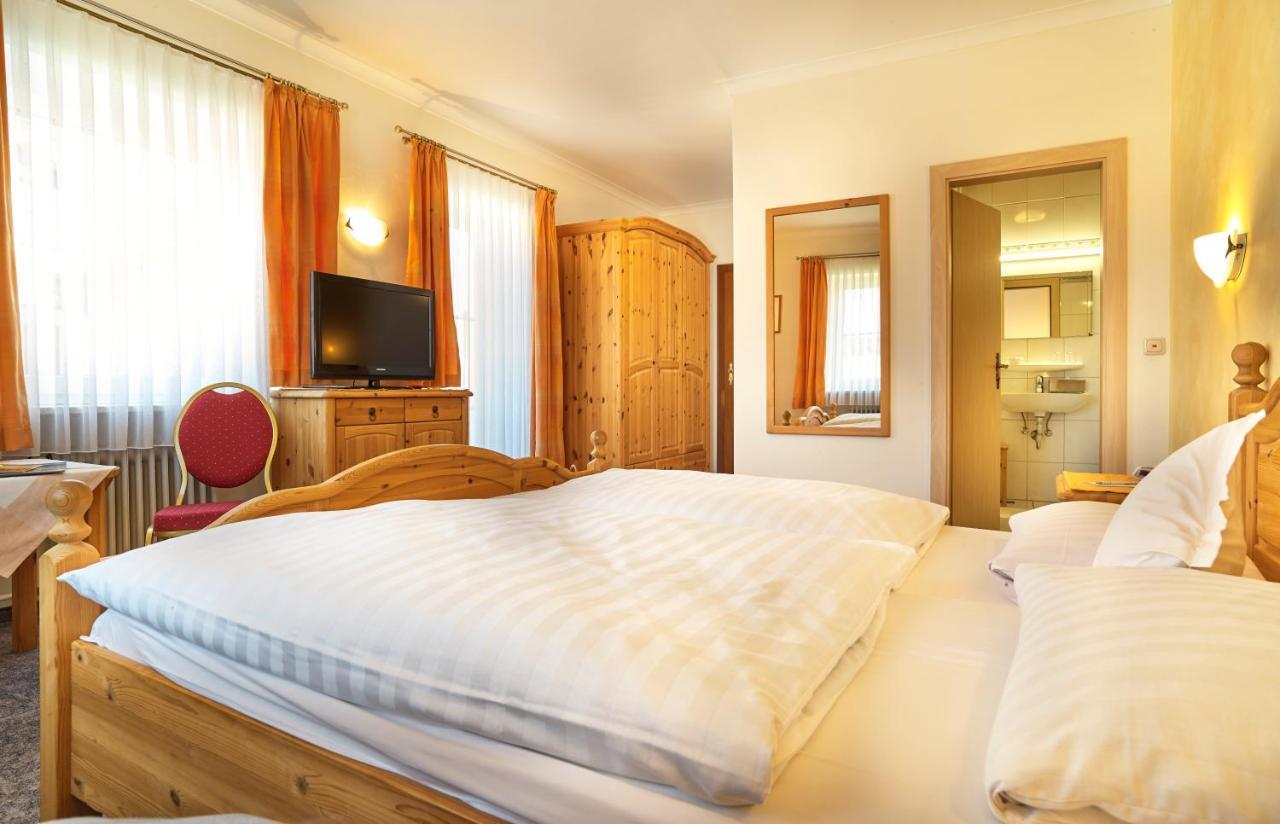 Zedernhof Gesundheits- & Wellnesshotel Stamsried Buitenkant foto
