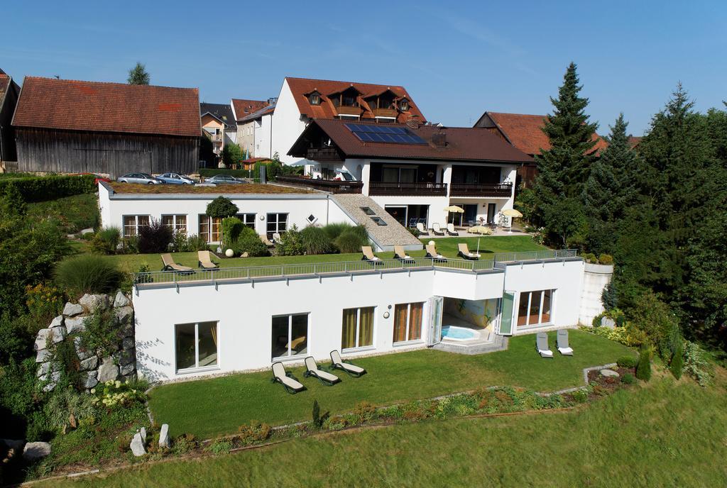 Zedernhof Gesundheits- & Wellnesshotel Stamsried Buitenkant foto