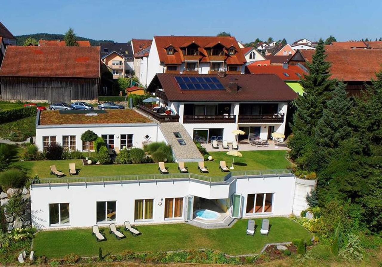 Zedernhof Gesundheits- & Wellnesshotel Stamsried Buitenkant foto